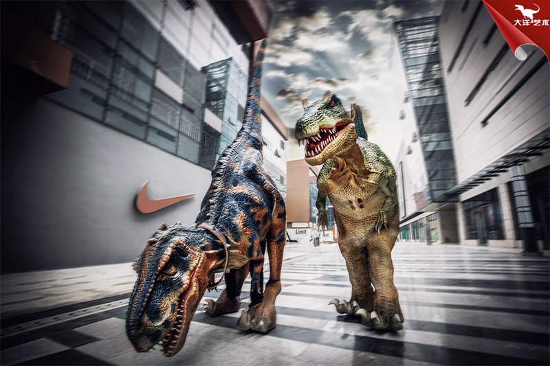 人穿恐龙衣服，，，，，人穿的恐龙服装