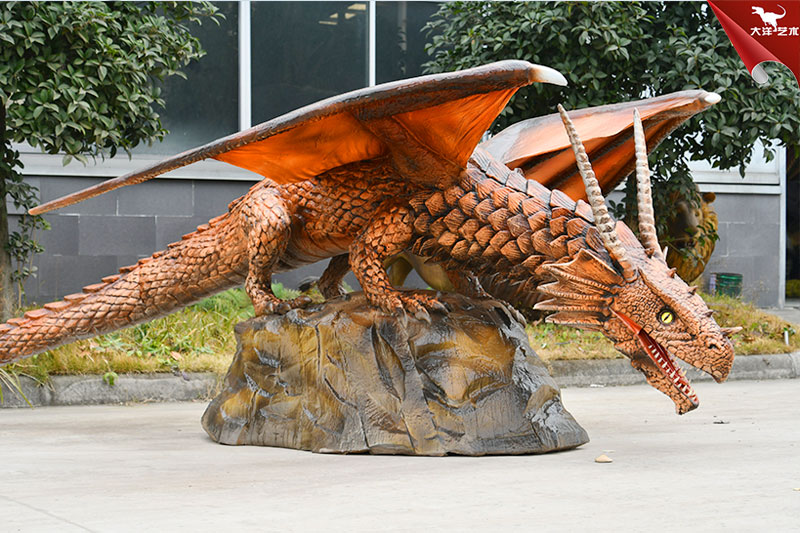 带同党的仿真飞龙 大型西方龙模型